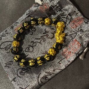 NWT FengShui Bracelet Black & Gold